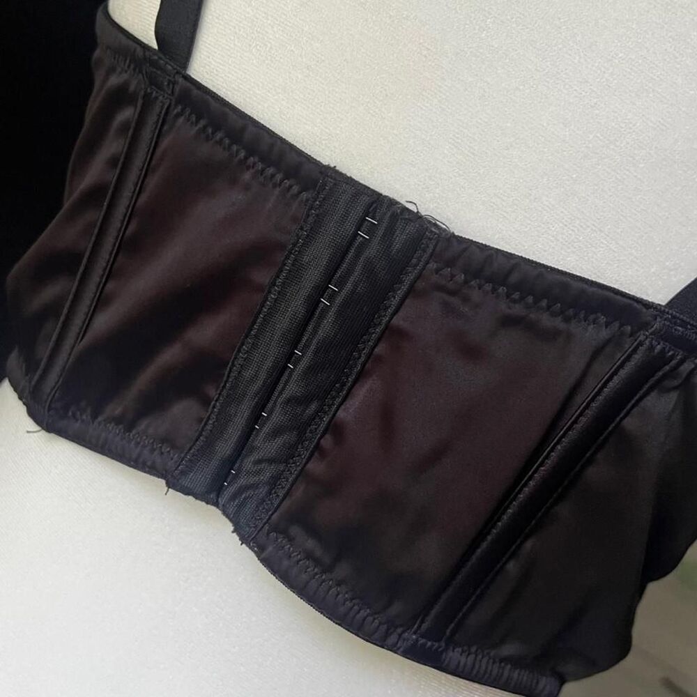 Auden Black Satin Cropped Corset Top - Picture 4 of 6
